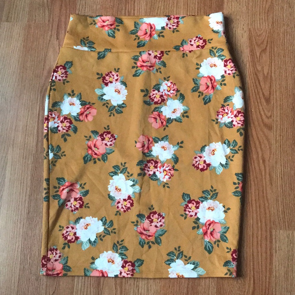 Mustard Yellow Floral Skirt XL No Comment fall summer flowers